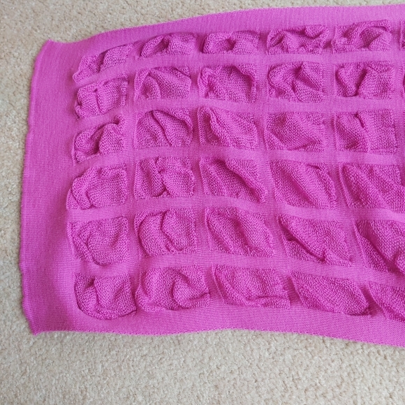 BNWOT Fushia Mixed Knit Scarf - Picture 4 of 4